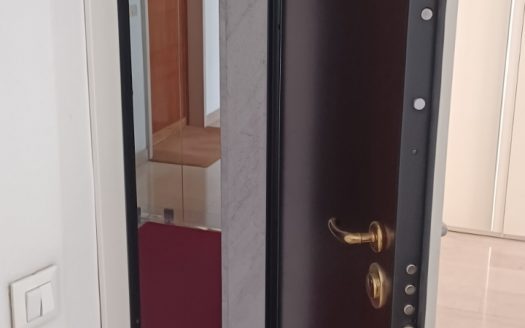 Ampio e luminoso monolocale con cucina abitabile e terrazzino godibile