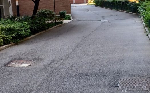 Ampio e luminoso monolocale con cucina abitabile e terrazzino godibile