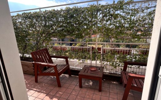 Panoramico attico di 4 locali con terrazzo al piano