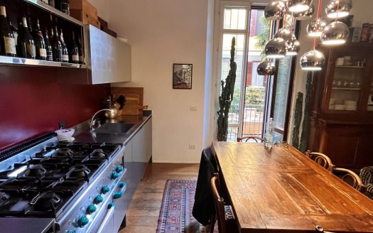 Splendido quadrilocale con giardino ad uso esclusivo